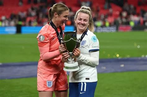 Manchester United And Man City Lioness Heroes Mary Earps And Lauren