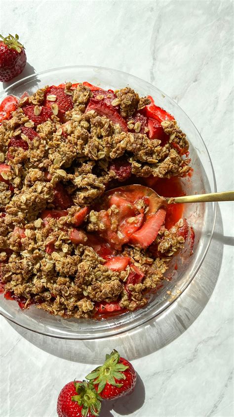 Strawberry Blueberry Crisp With Vanilla Oat Crumble Gluten Free Vegan Option Laptrinhx News