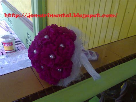 Bunga Tangan Cekmin Nimsay Shirley Poppy Crepe Hand Bouquet Purple Magenta