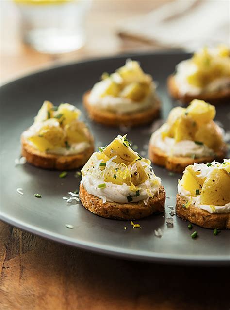 Rosemary Potato Canapés | RICARDO