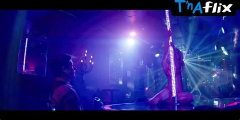 Mia Mckenna Bruce Breasts Bikini Scene In How To Have Sex Tnaflix