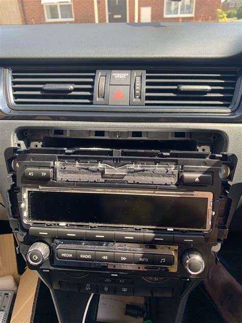 2012 - 2015 Skoda Rapid Swing Headunit to RCD 330 + how to guide ...