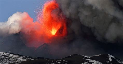 Spektakul Re Bilder Tna Spuckte Feuer Und Asche In Den Himmel Krone At