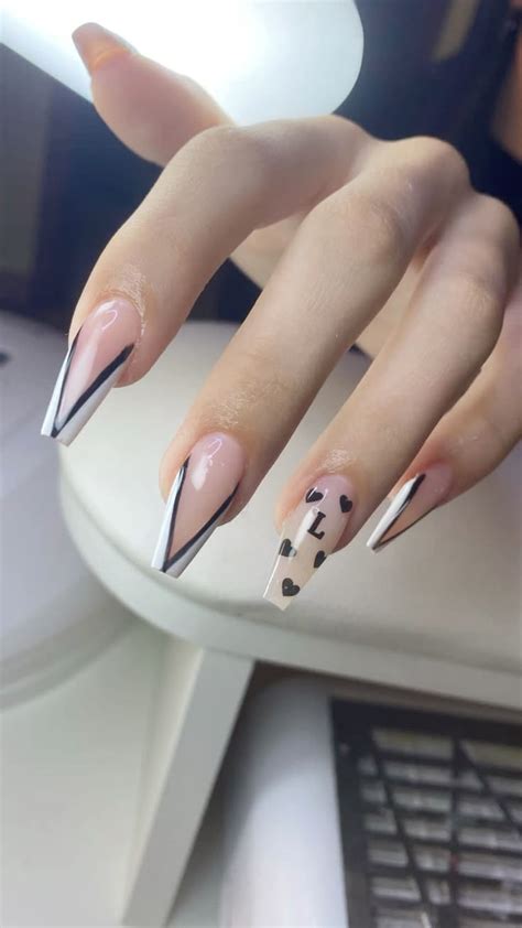Unha Em Gel Com Inicial - Unha com inicial L | Unhas de gel decoração com inicial, Unha de fibra ...