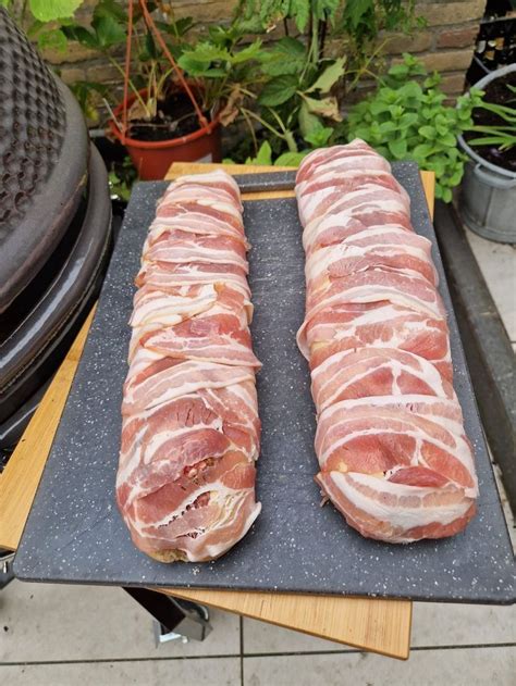 Kamado Bbq Kookgekken Experimentje Gevuld Stokbrood Gevuld