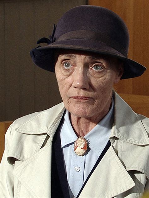 Emmerdale actress Shirley Stelfox dies following cancer battle