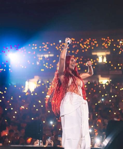 Karol G Junto A Eladio Carri N En El Coliseo De Puerto Rico