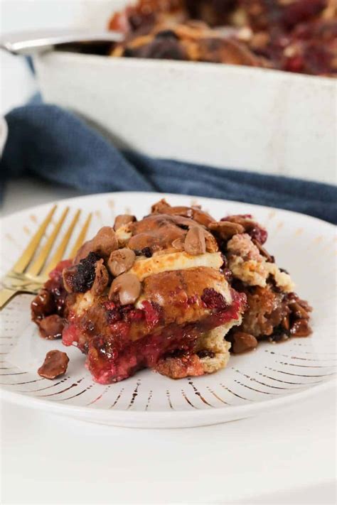Easy Hot Cross Bun Bread And Butter Pudding Recipe Bake Play Smile