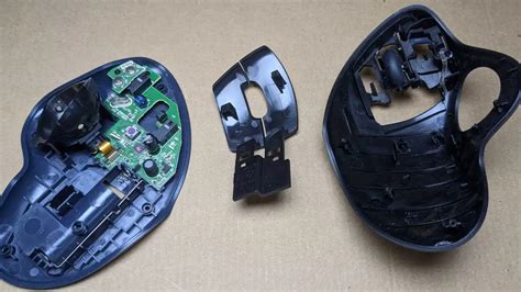 How To Take Apart A Logitech M570 Mouse | Robots.net