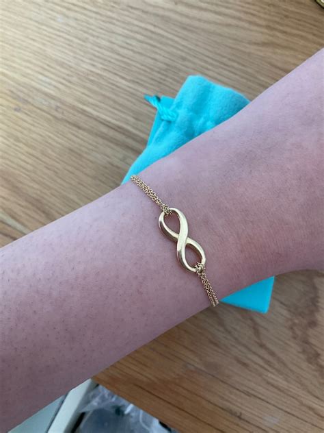 Tiffany And Co 18ct Gold Infinity Bracelet Gem