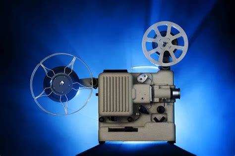 Vintage cinema projector Stock Photo by ©estudiosaavedra 110870540