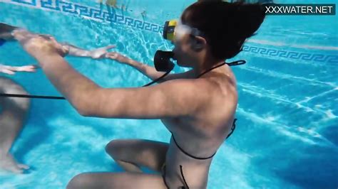 Super Hot Underwater Girls Stripping And Masturbating Pussy Juicy