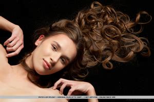 Long Legged Amateur Model Display A Huge We XXX Dessert Picture