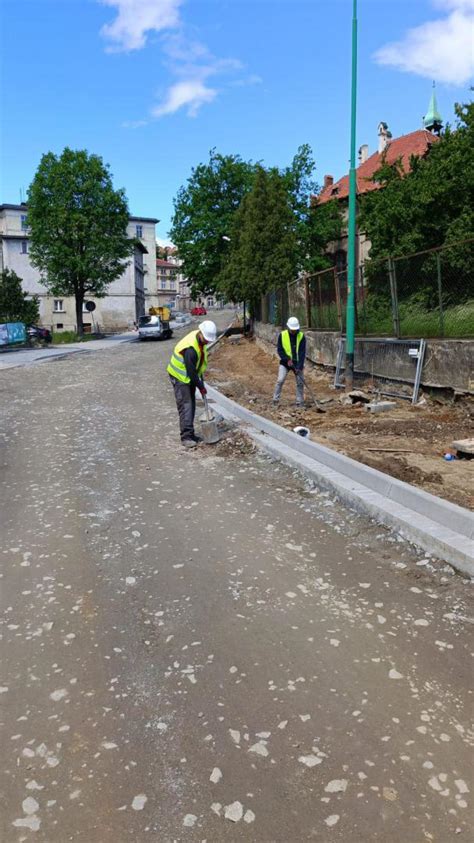 Postępuje przebudowa ul Kamienieckiej i Kłodzkiej w Ząbkowicach Śl