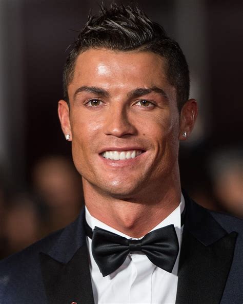 Мужские серьги (77 фото): с бриллиантом в ухо и серьги-кольца для ...