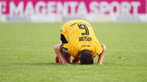 Liga Dynamo Dresden Patzt Und Wirft Gro E Aufstiegschance Weg