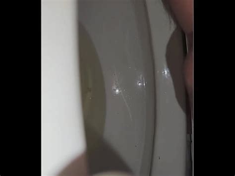 Je m étire le trou du cul avec godes XVIDEOS