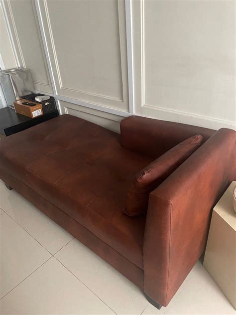 Sofa Coklat Tua Perabotan Rumah Di Carousell