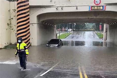 台南上午出現急雨勢！釀8處積淹水 小東地下道1車受困 社會萬象 生活 Nownews今日新聞