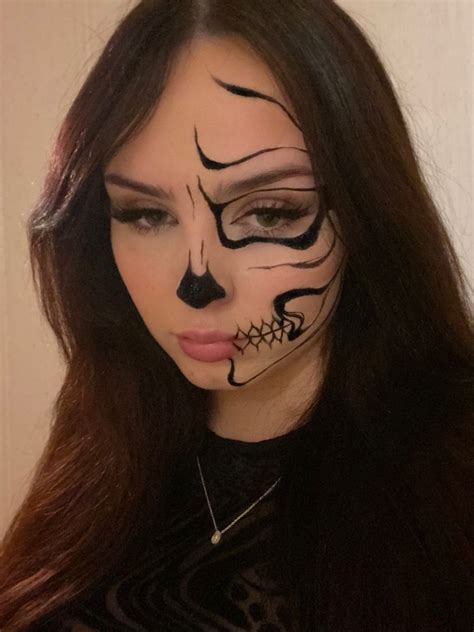 Half Skull Makeup Tegangreen Amazing Halloween Makeup Halloween