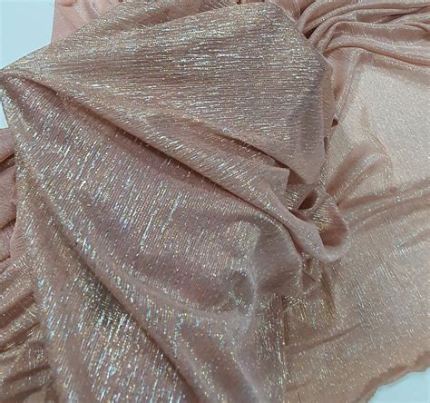 Lurex Light Nude Fios Metálicos Prata e Dourado Só Tecidos Todo site em 12x sem Juros