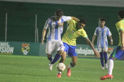 Argentina clasificó y eliminó a Brasil en el Sudamericano Sub 15