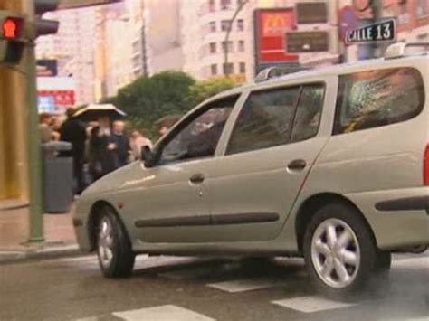 IMCDb org 1999 Renault Mégane Break RXE 1 X64 in Policías en el