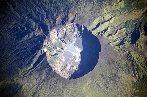 The Eruption of Mount Tambora | History Today