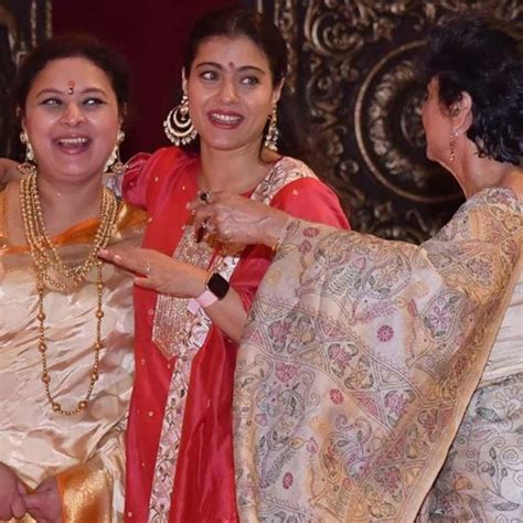 Kajol With Mom Tanuja And Sister Tanishaa Mukerji Visited On Durga Puja