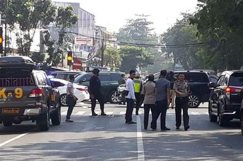 Bagi Bagi Tugas Pelaku Bom Mobil Dan Motor Di Tiga Gereja Di Surabaya