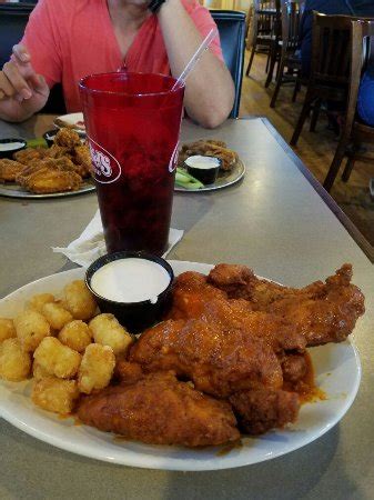 Pluckers Wing Bar Houston Shepherd Dr Menu Prices