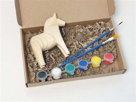 Dala Horse Painting Kit - The Spoon Crank