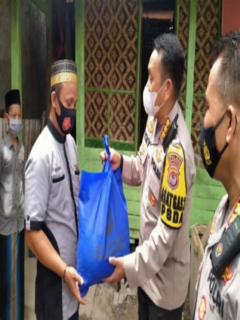 Tim Jumat Barokah Polda Banten Salurkan Paket Sembako Kepada Ponpes