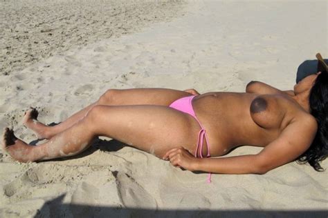 Indian Bhabhi Nude Pics In Pink Bikini Showing Boobs Part 2