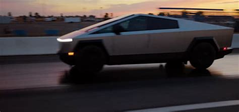 2025 Tesla Cybertruck – The Massive Image – financenetinfo.com