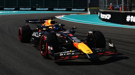 Max Verstappen in pole anche a Miami ma la Ferrari è lì Leclerc 2