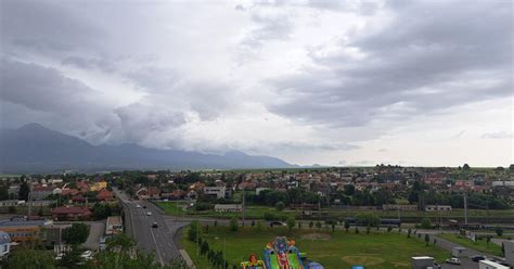 Cez Slovensko Sa En Siln B Rky Po Z Pade Sa Vydaj Aj Smerom Na