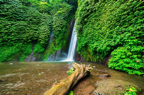 Air Terjun Munduk Sewa Alphard Di Bali