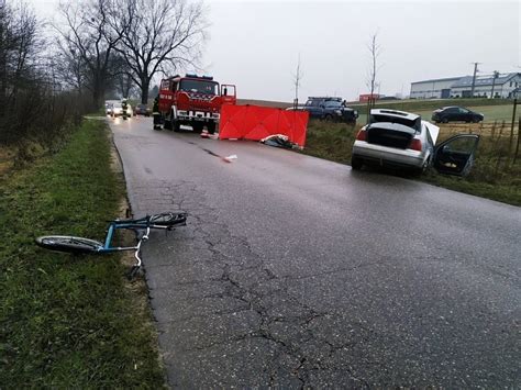 Śmiertelny wypadek w Łebnie 22 12 2019 Potrącona przez samochód 73