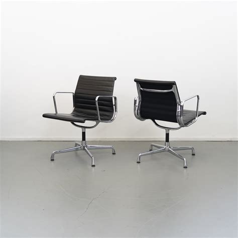 Vitra Eames Ea Zwart Leer Chroom Zillions Nieuw En Gebruikt