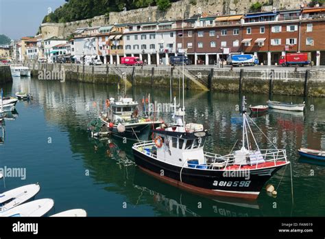 Fishing Port San Sebastian Hi Res Stock Photography And Images Alamy