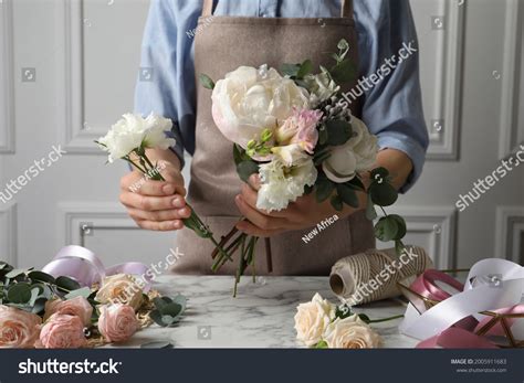898 877 рез. по запросу «Florist» — изображения, стоковые фотографии и ...
