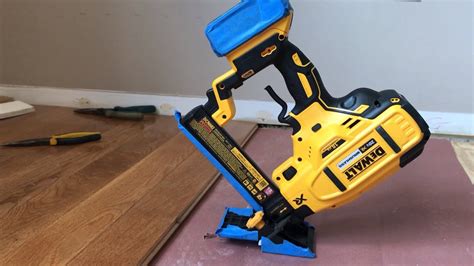 Dewalt 20 V Brushless 18 Gauge Floor Stapler Nail Gun YouTube