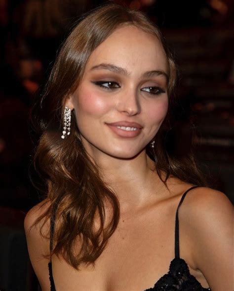 Lily Rose Depp Makeup