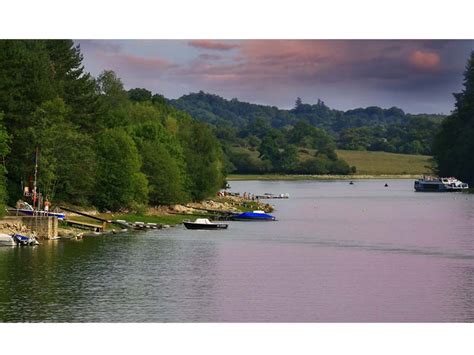 Lac De Rabodanges Base Et Complexe De Loisirs Plage Surveill E Site