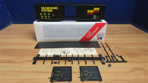 O Scale 2 Rail Weaver Seaboard 50 Sliding Door Boxcar Kit 601610