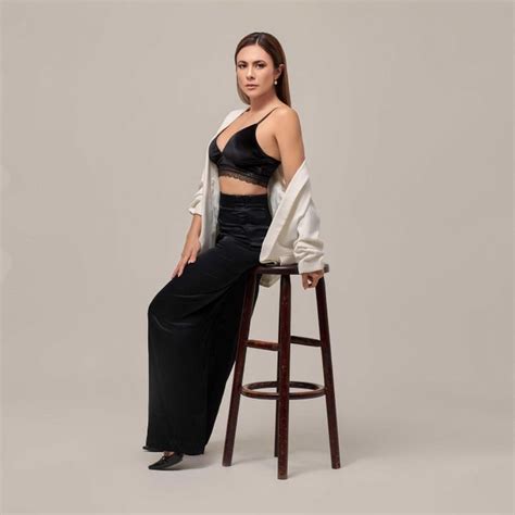 Janda Seger Wulan Guritno Tampil Seksi Aduhai Pakai Lingerie Hitam Halaman 2 Stylo