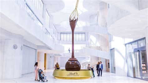 Bilanz Lindt Springt Beim Umsatz Erstmals Ber F Nf Milliarden