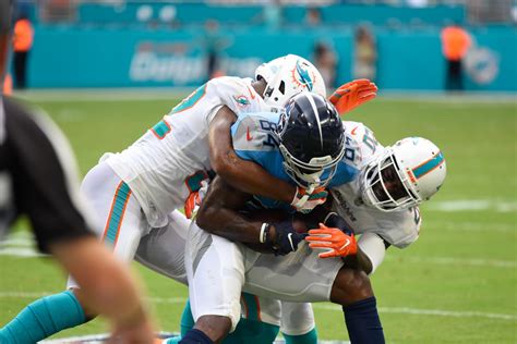 Miami Dolphins vs. Tennessee Titans at Hard Rock Stadium Photos | Miami ...