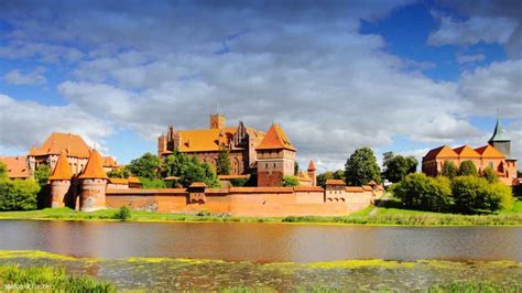 Malbork Castle: Europe's Largest Gothic Fortress